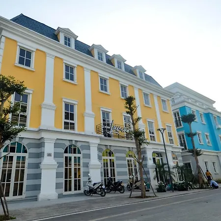 Lavian Hotel