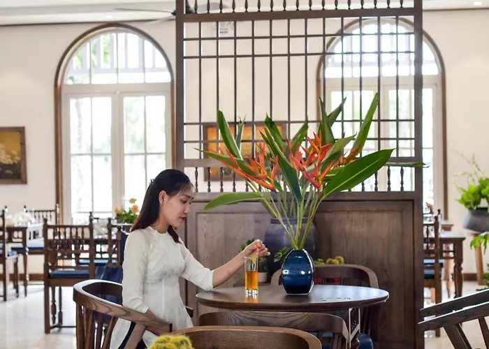Khách sạn Lavian 3*