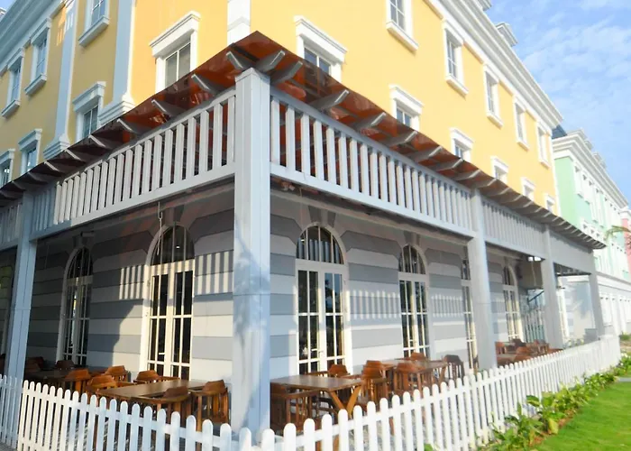 Khách sạn Lavian Hạ Long