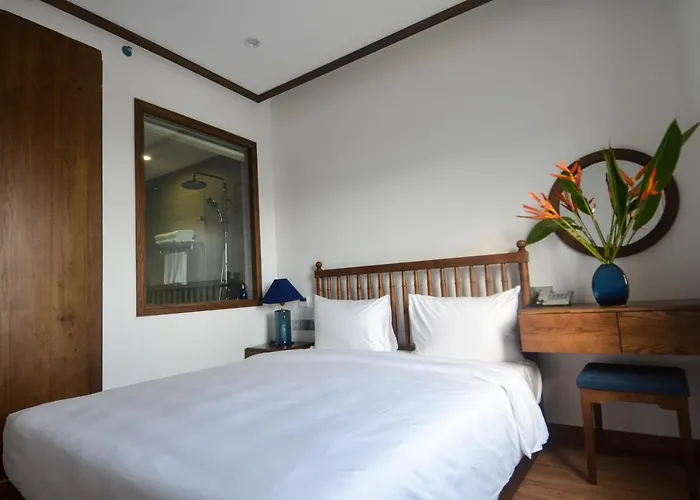 Lavian Khách sạn Hạ Long