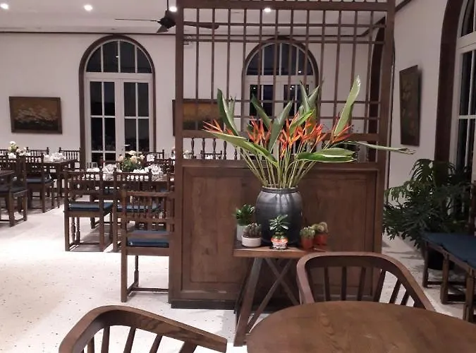 Khách sạn Lavian 3*
