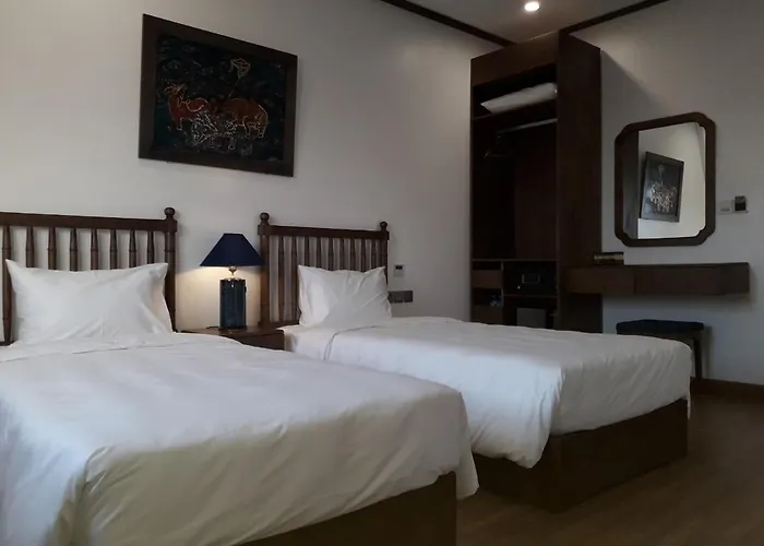 Khách sạn Lavian Hạ Long