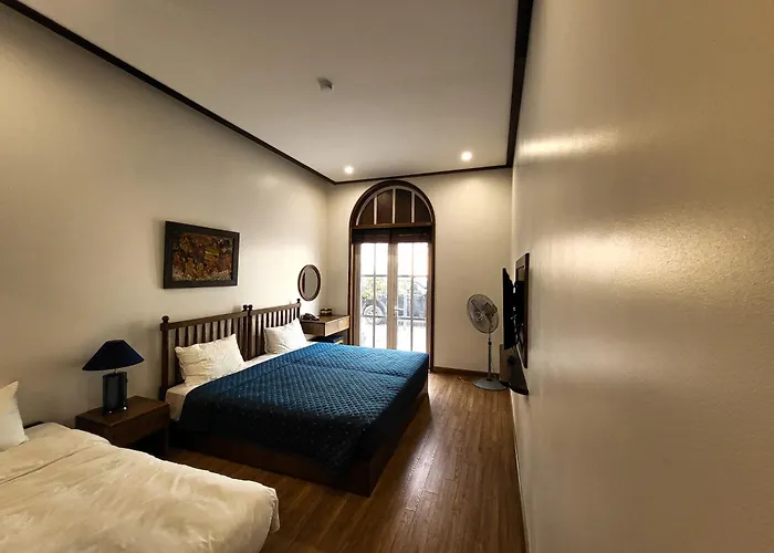 Khách sạn Lavian
