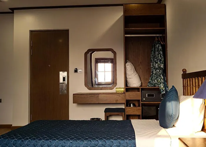 Khách sạn Lavian 3*