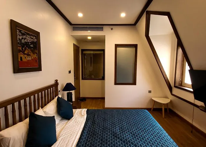Lavian 3* Hạ Long