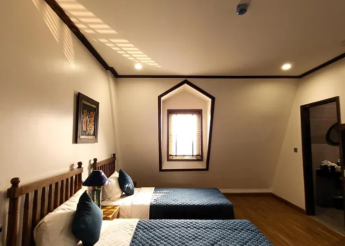 Khách sạn Lavian Hạ Long
