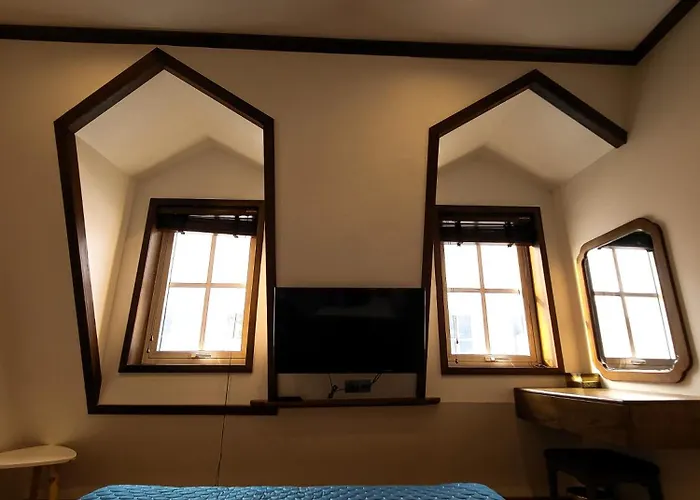 Khách sạn Lavian 3*