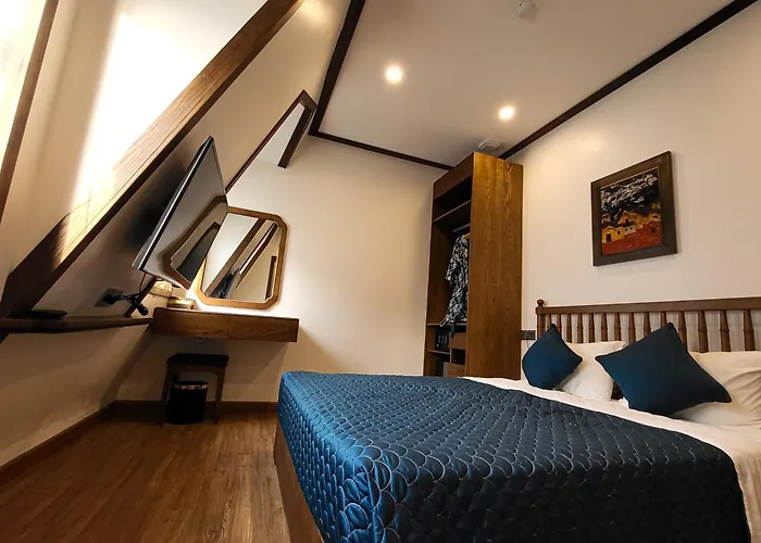 Lavian Khách sạn Hạ Long